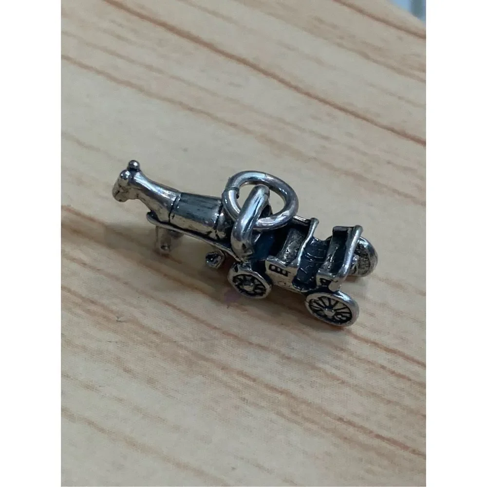 independent horse buggy